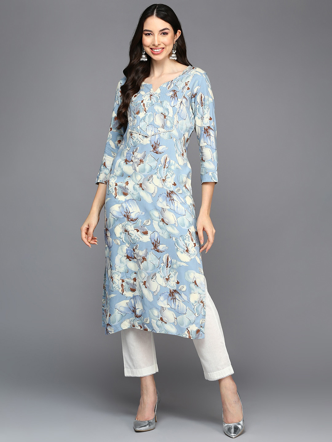 

AHIKA Floral Printed Straight Kurta, Blue