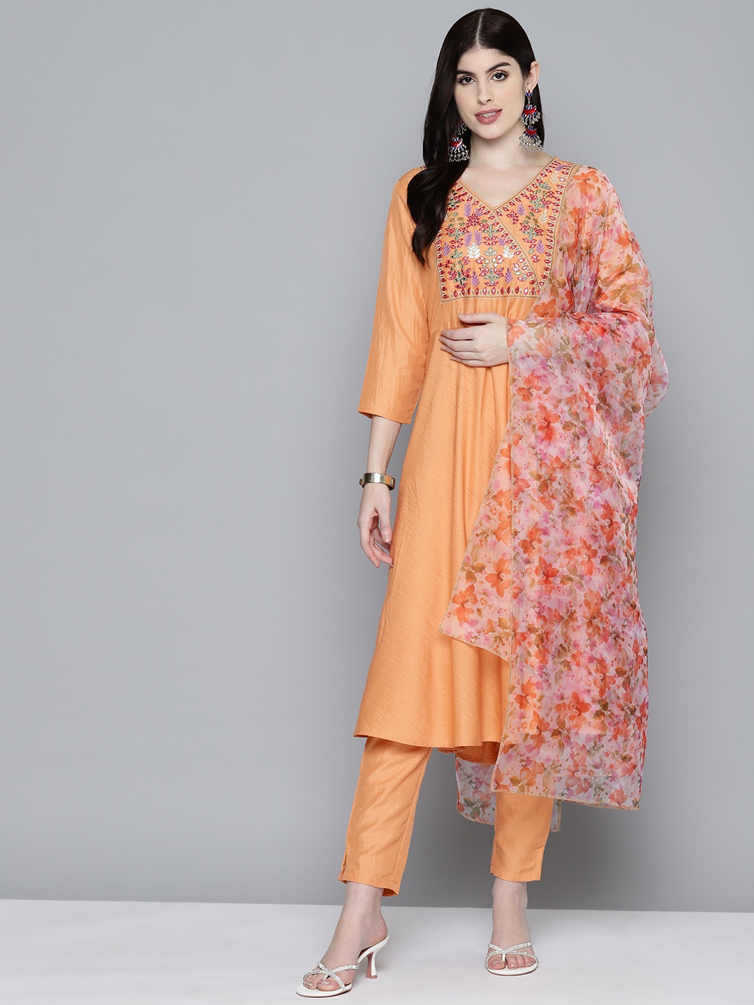 

Jompers Women Embroidered Thread Work Kurta & Trousers With Dupatta, Orange
