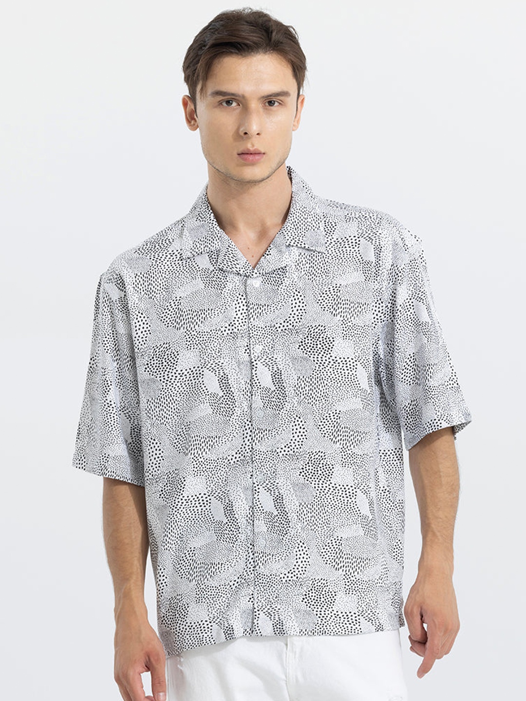 

Snitch Men White Classic Oversized Abstract Printed Casual Shirt