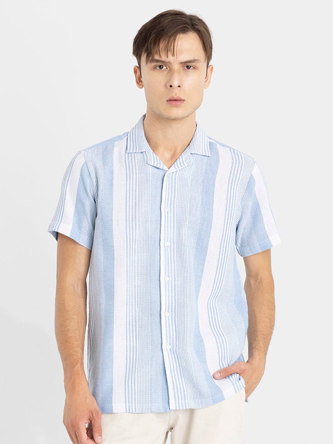 

Snitch Men Blue Classic Boxy vertical Striped Cotton Casual Shirt