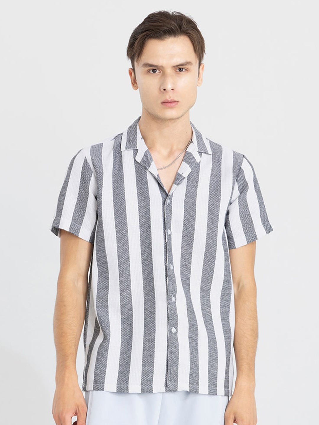 

Snitch Men Grey Classic Boxy vertical Striped Cotton Casual Shirt