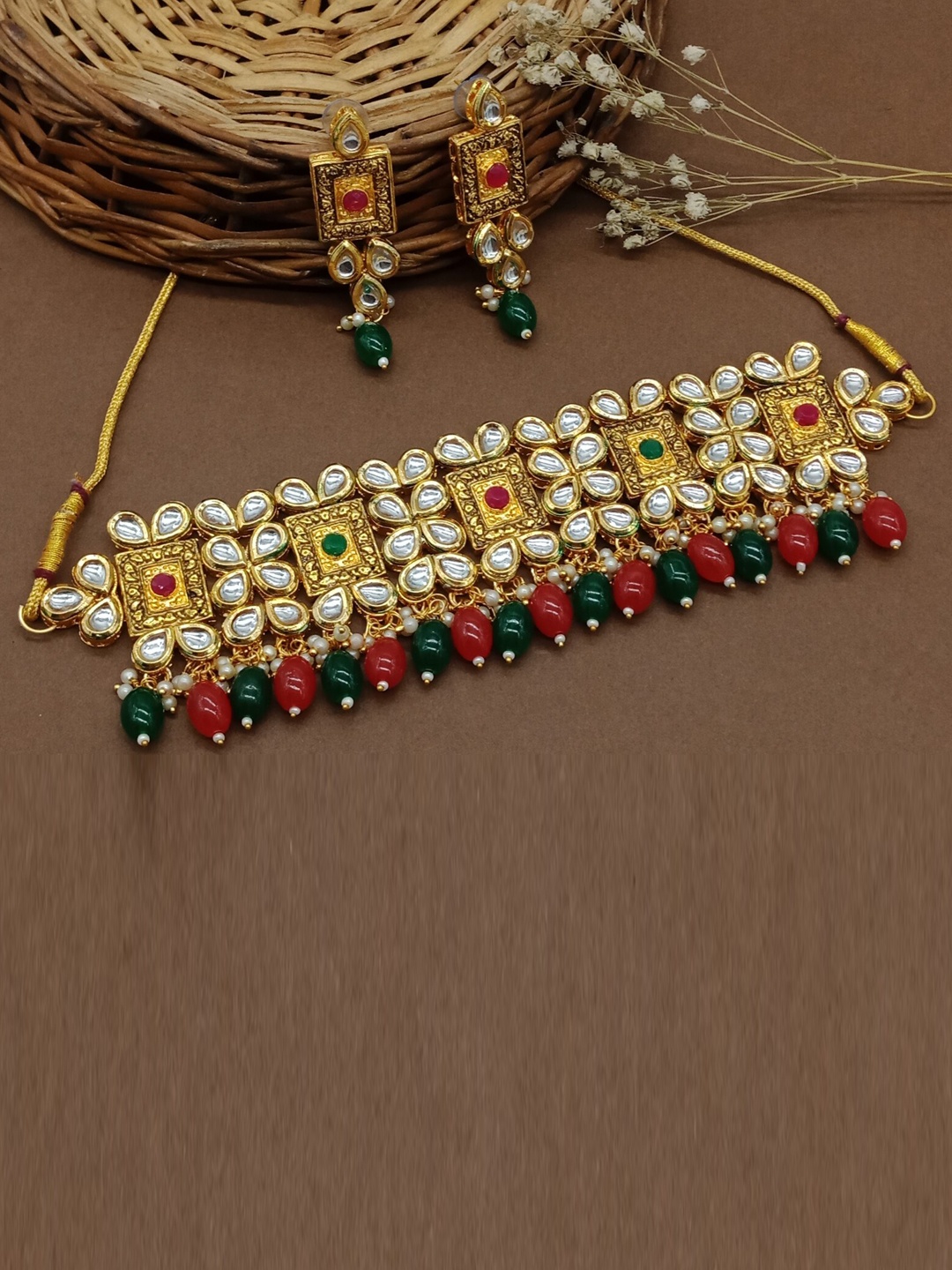

AASHISH IMITATION Gold-Plated Stone-Studded & Beaded JewellerySet