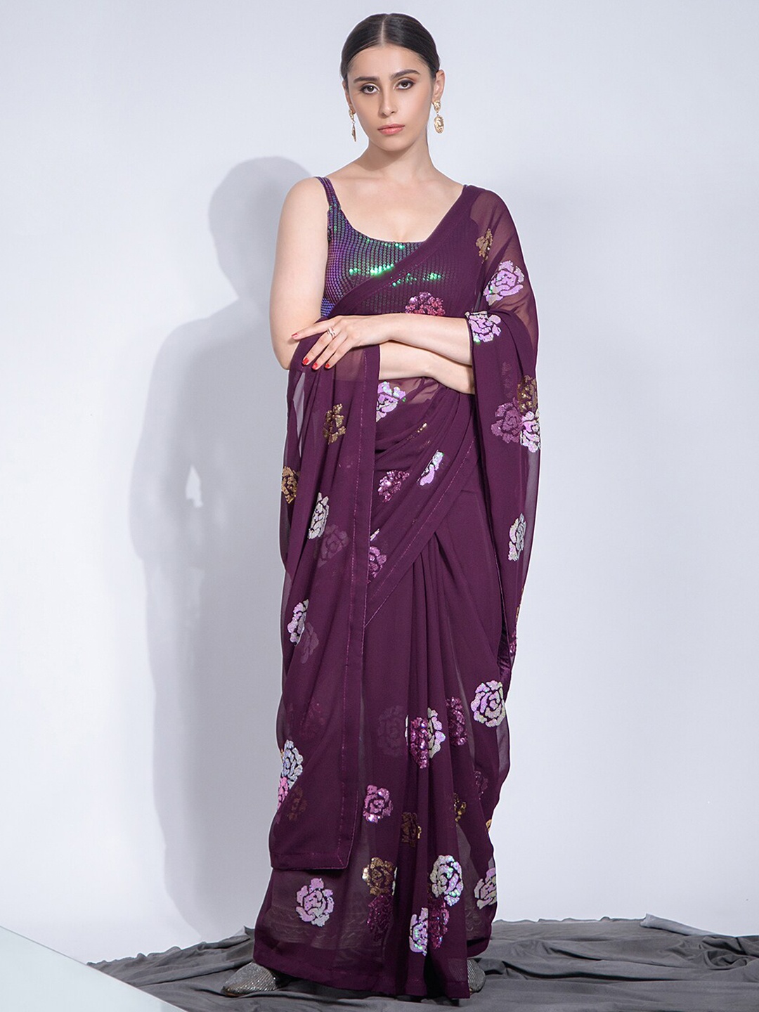 

Satrani Floral Embellished Sequinned Poly Georgette Saree, Purple