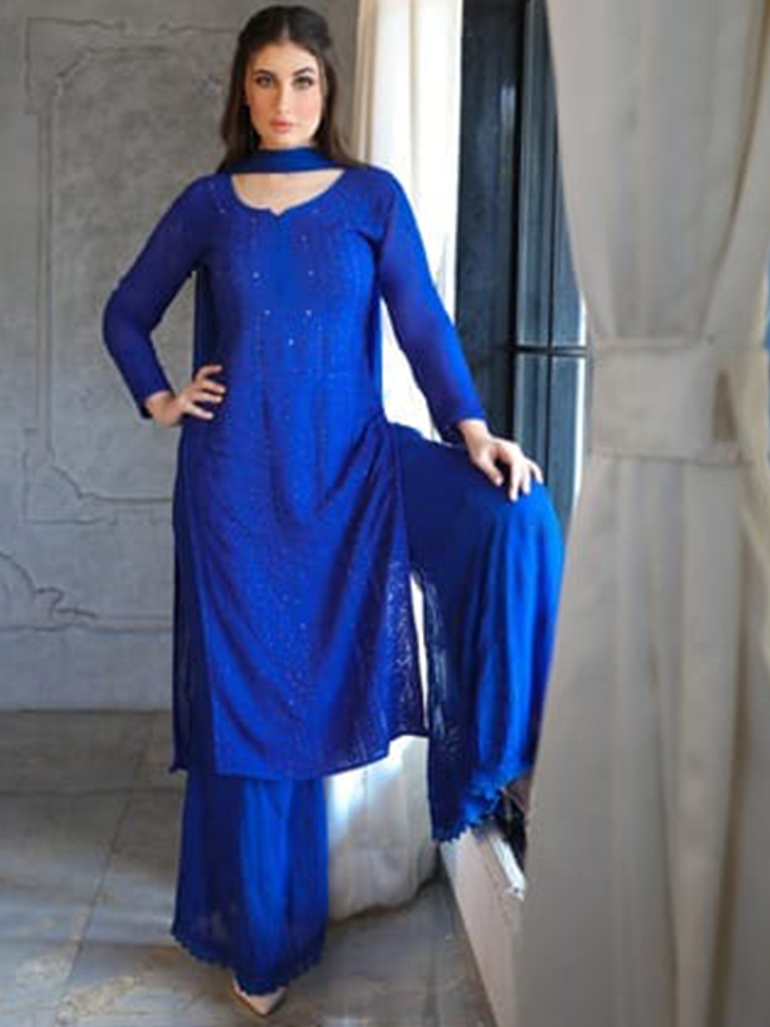 

LABEL AISHWARYRIKA Paisley Motifs Embroidered Stones Detail Kurta & Trousers With Dupatta, Blue