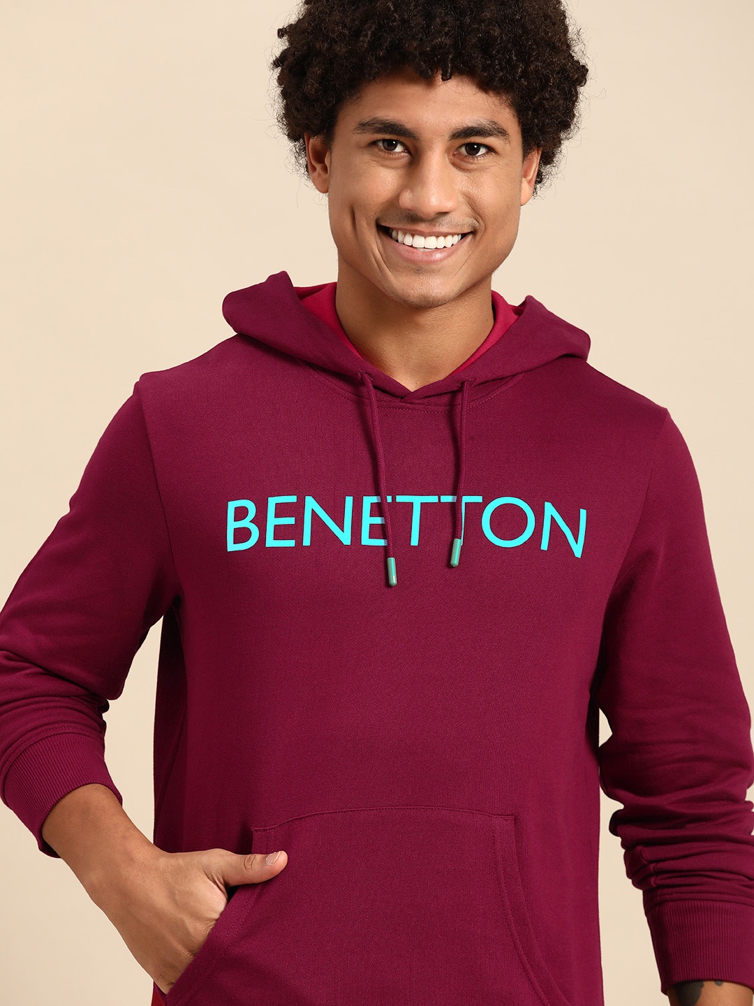 

United Colors of Benetton Men Printed Pure Cotton Hooded Sweatshirt, Burgundy