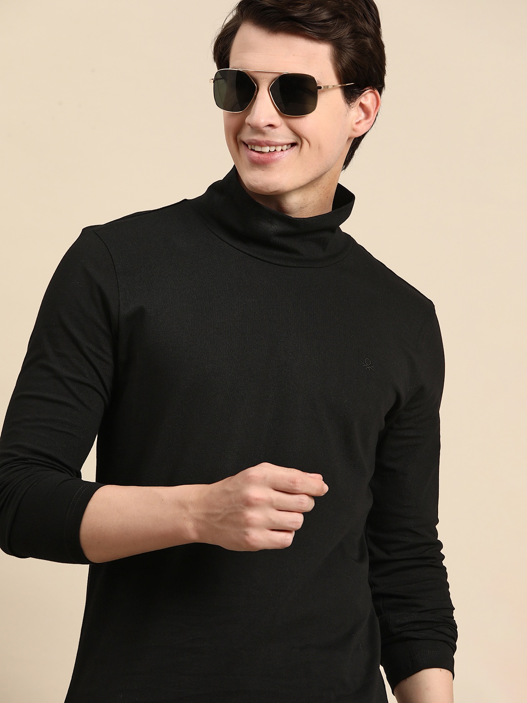 

United Colors of Benetton Men Pure Cotton Slim Fit T-shirt, Black