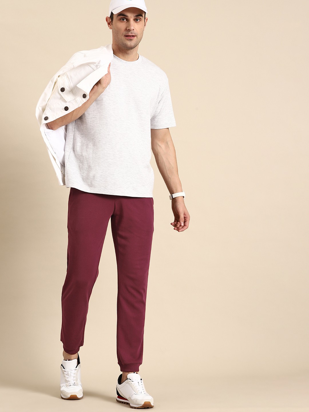

United Colors of Benetton Men Pure Cotton Joggers, Burgundy