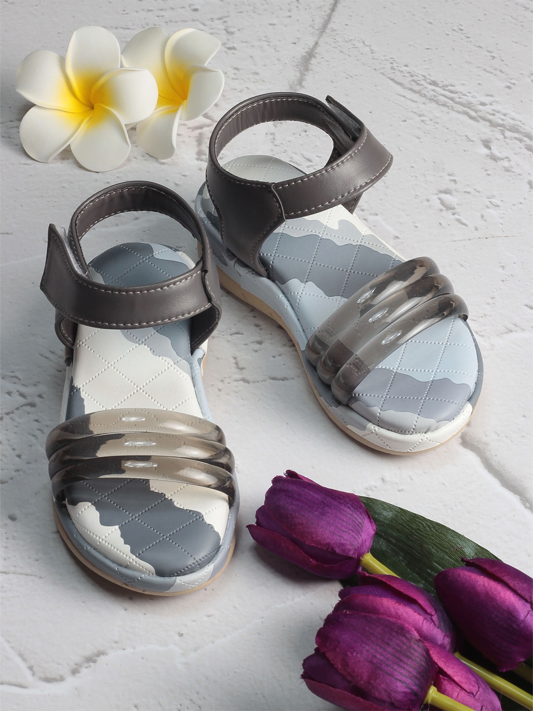 

Lil Lollipop Girls Printed Open Toe Flats, Grey