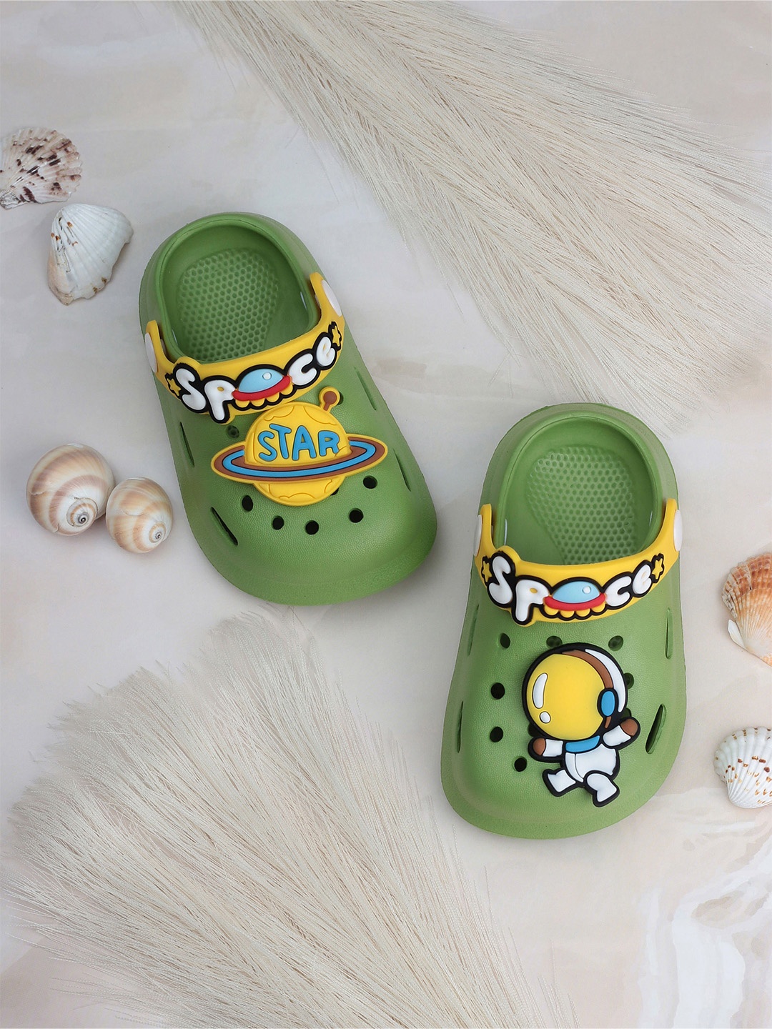 

Lil Lollipop Kids Astronaut Applique Anti-Slip Clogs, Green