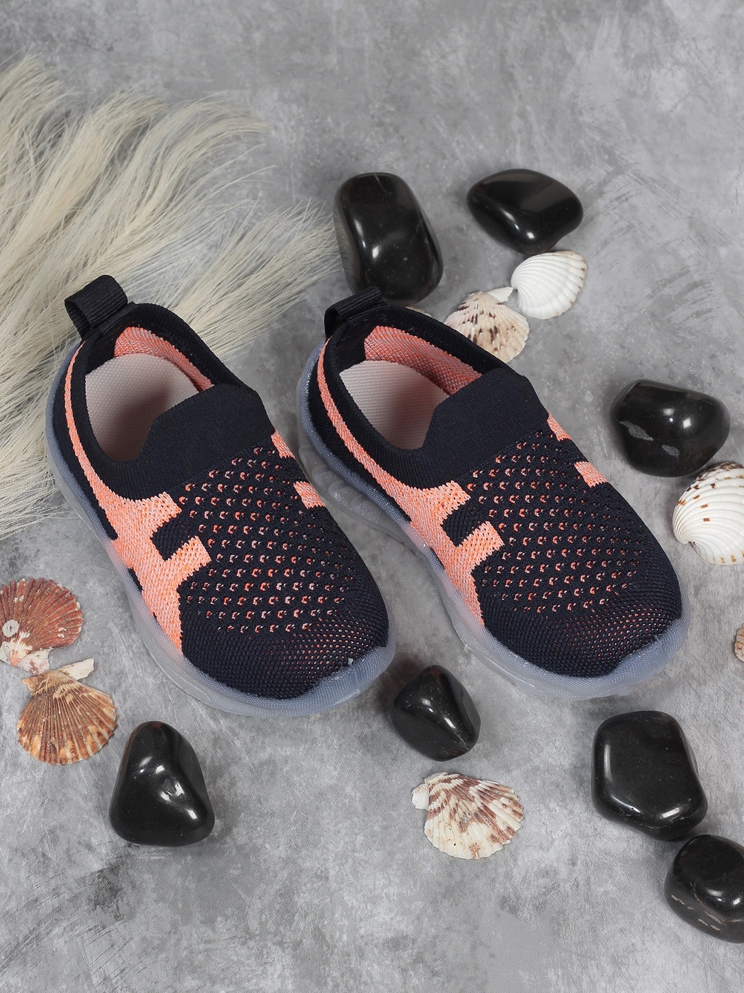 

Lil Lollipop Kids Textured Lightweight Slip-On Sneakers With LED, Navy blue