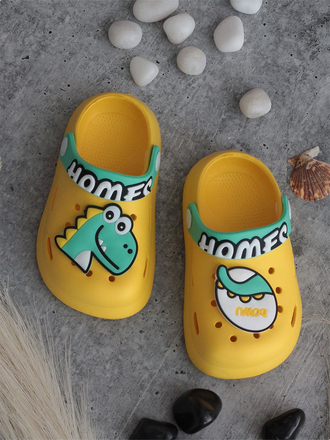 

Lil Lollipop Kids Dinosaur Applique Anti-Slip Rubber Clogs, Yellow