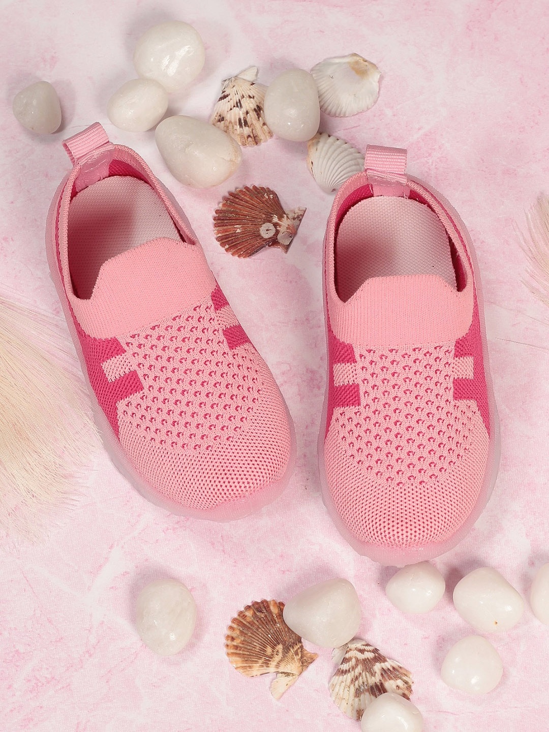 

Lil Lollipop Kids Textured Lightweight Slip-On Sneakers With LED, Pink
