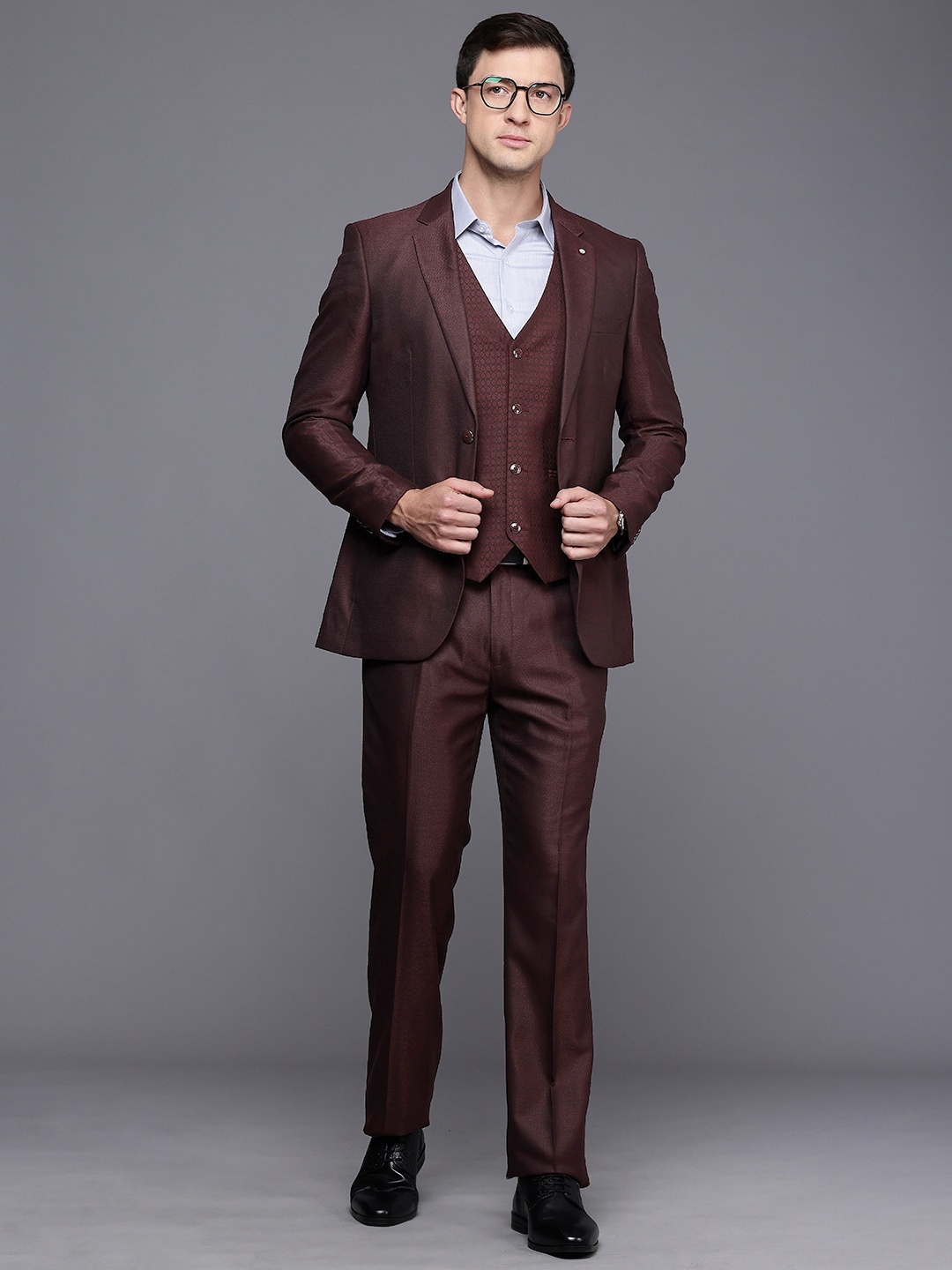 

Raymond Self Designed Contemporary Fit Notched Lapel Collar 3 Piece Party Suit, Maroon