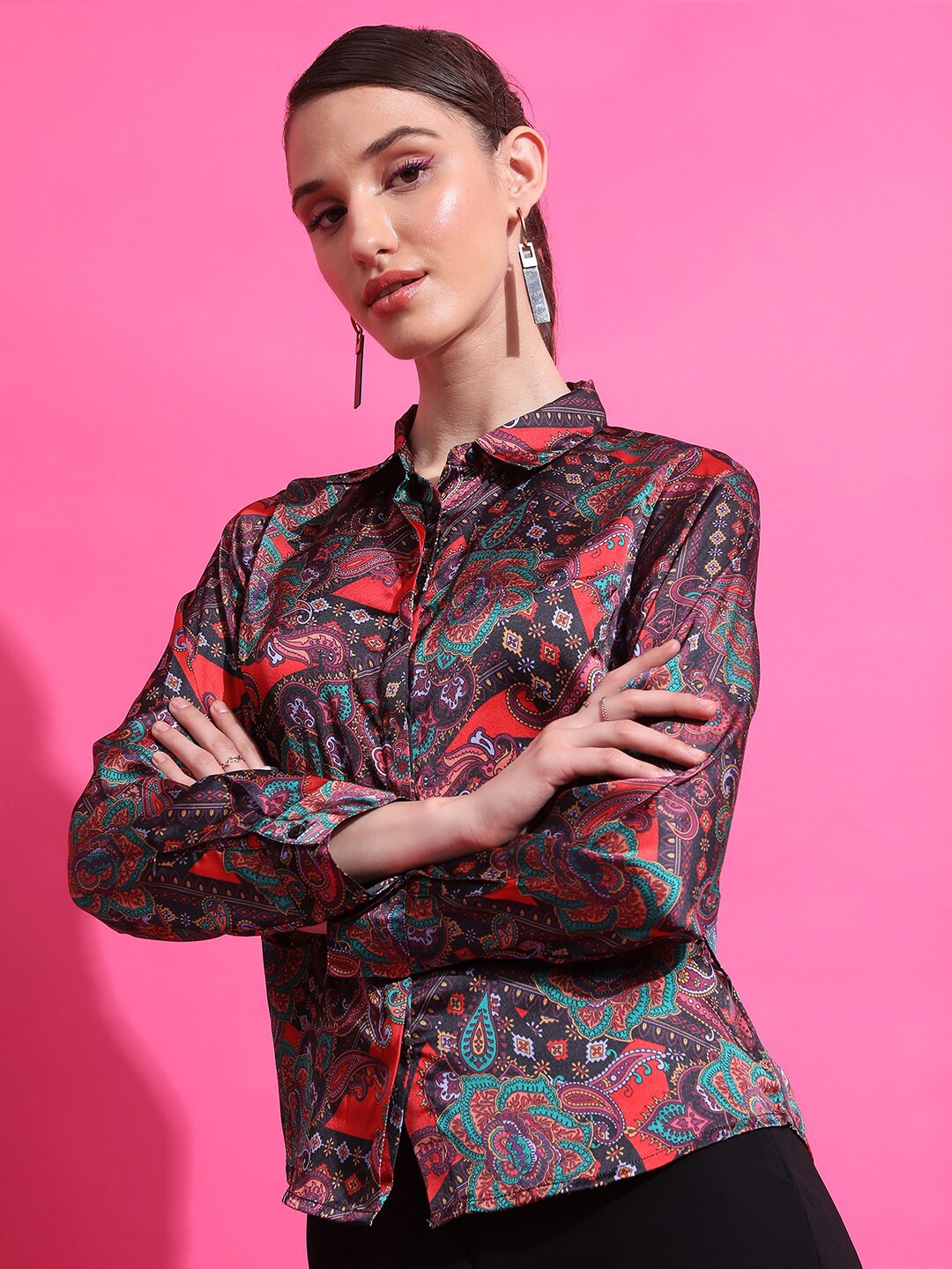 

Tokyo Talkies Brown Paisley Printed Spread Collar Slim Fit Satin Casual Shirt