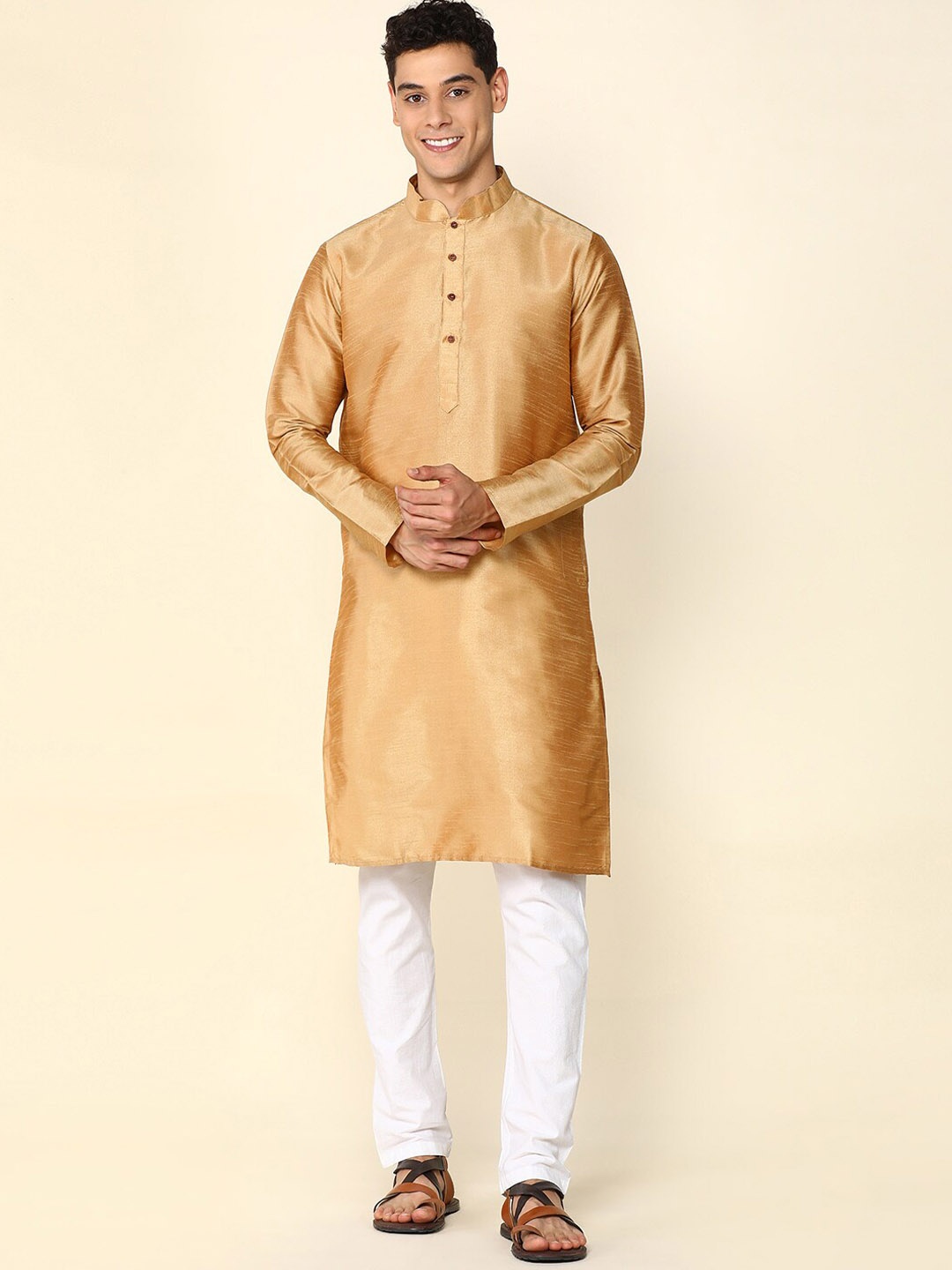 

Anubhutee Mandarin Collar Straight Kurta With Pyjamas, Gold