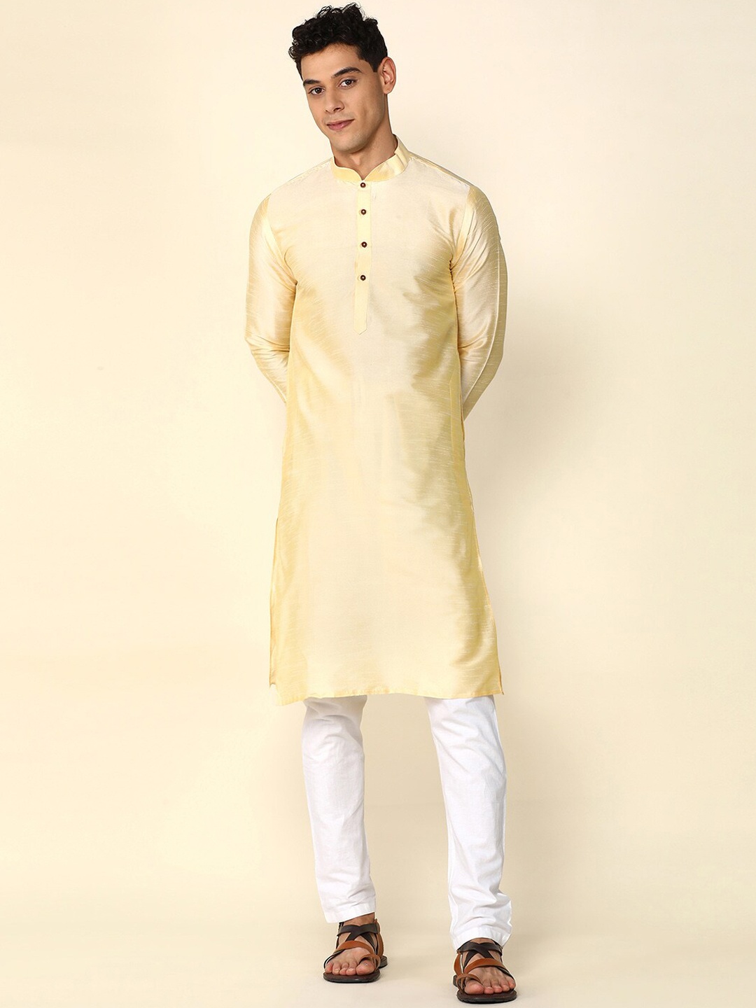 

Anubhutee Mandarin Collar Straight Kurta with Pyjamas, Cream