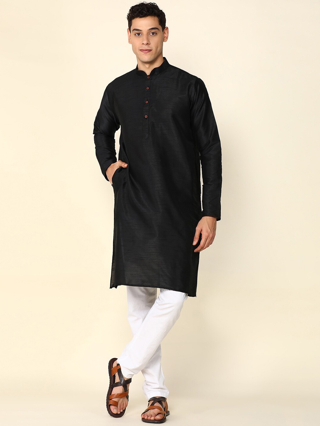 

Anubhutee Mandarin Collar Straight Kurta with Pyjamas, Black