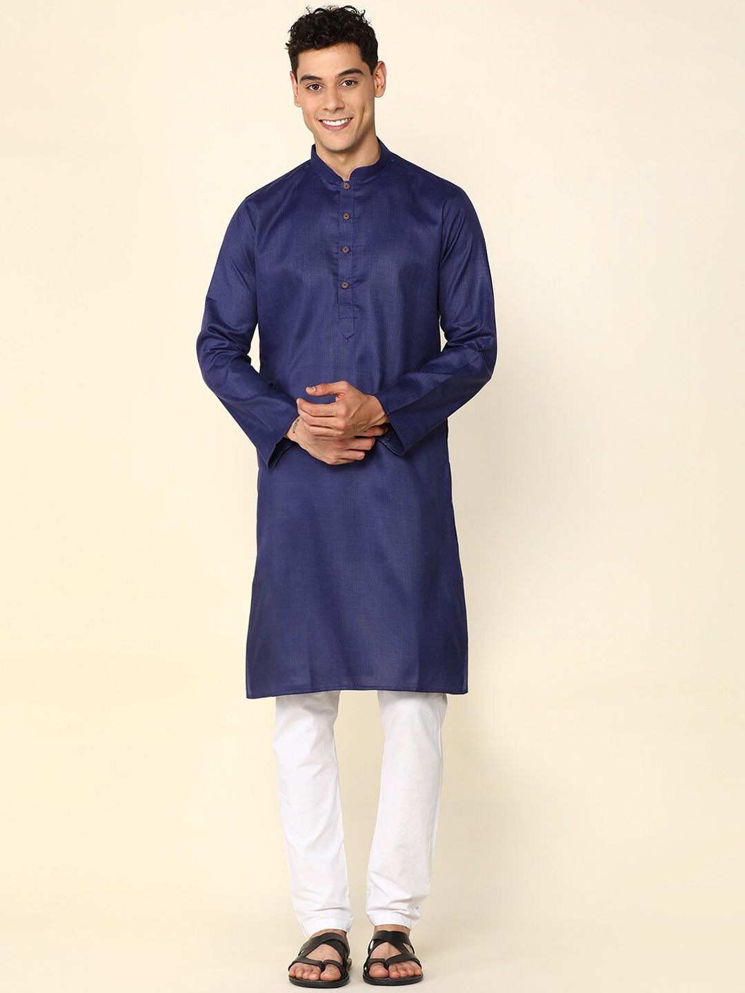 

Anubhutee Mandarin Collar Straight Kurta With Pyjamas, Blue