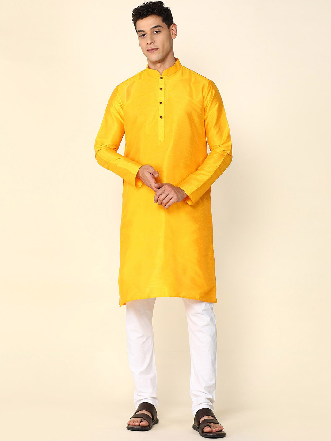 

Anubhutee Mandarin Collar Straight Kurta With Pyjamas, Yellow