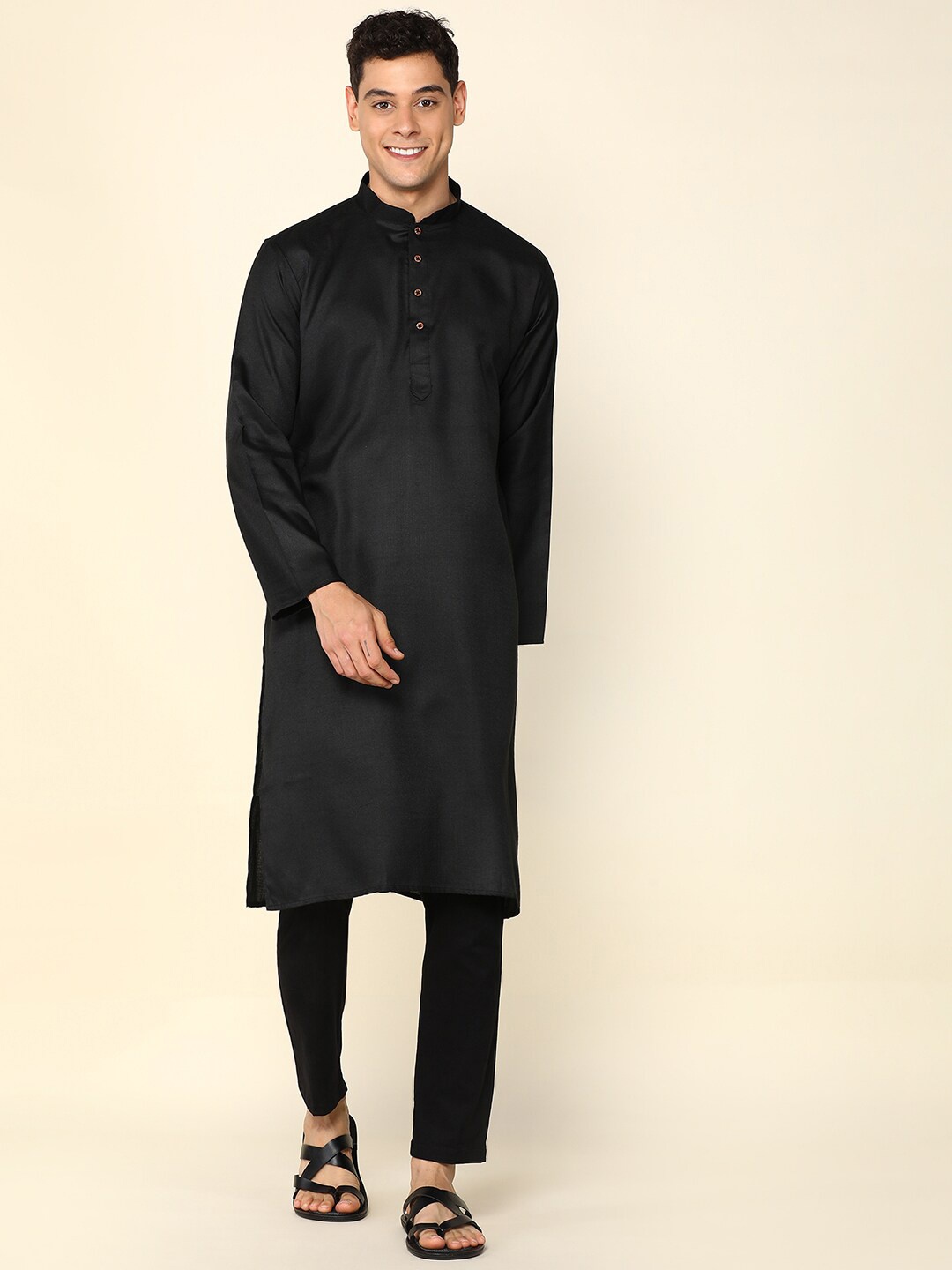 

Anubhutee Mandarin Collar Straight Kurta With Pyjamas, Black