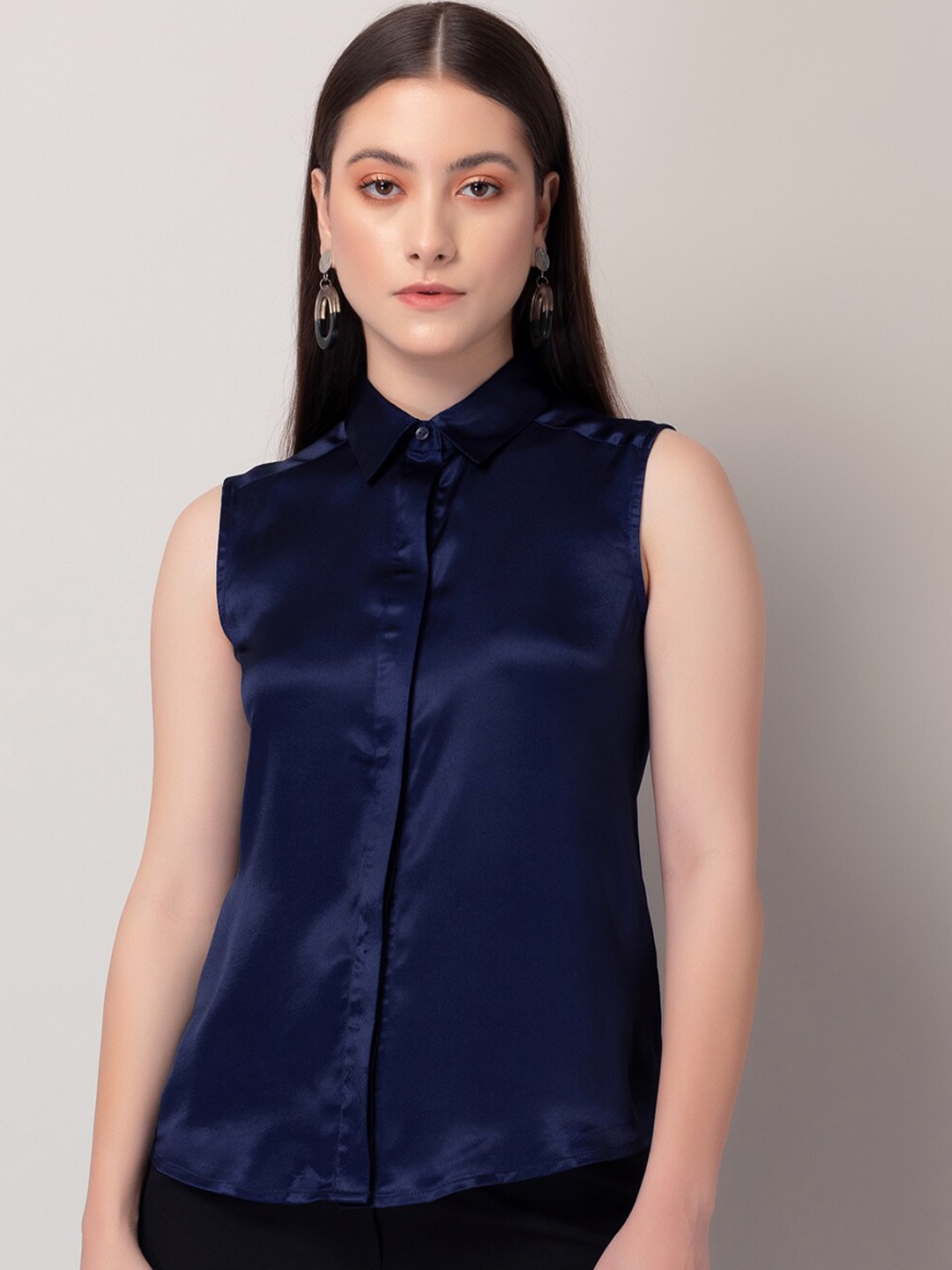 

FabAlley Navy Blue Spread Collar Sleeveless Satin Casual Shirt