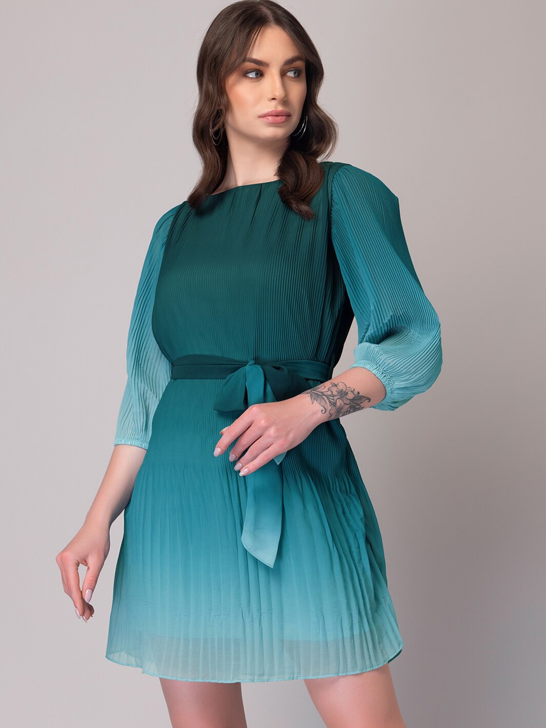 

FabAlley Green Accordion Pleats Detailed Boat Neck Puff Sleeves A-Line Dress