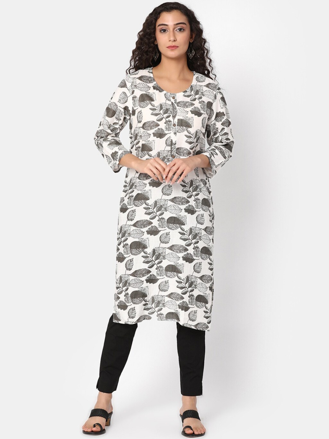 

V-Mart Floral Printed Round Neck Straight Kurta, White