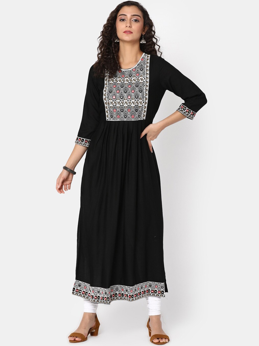 

V-Mart Ethnic Motifs Embroidered Mirror Work Kurta, Black