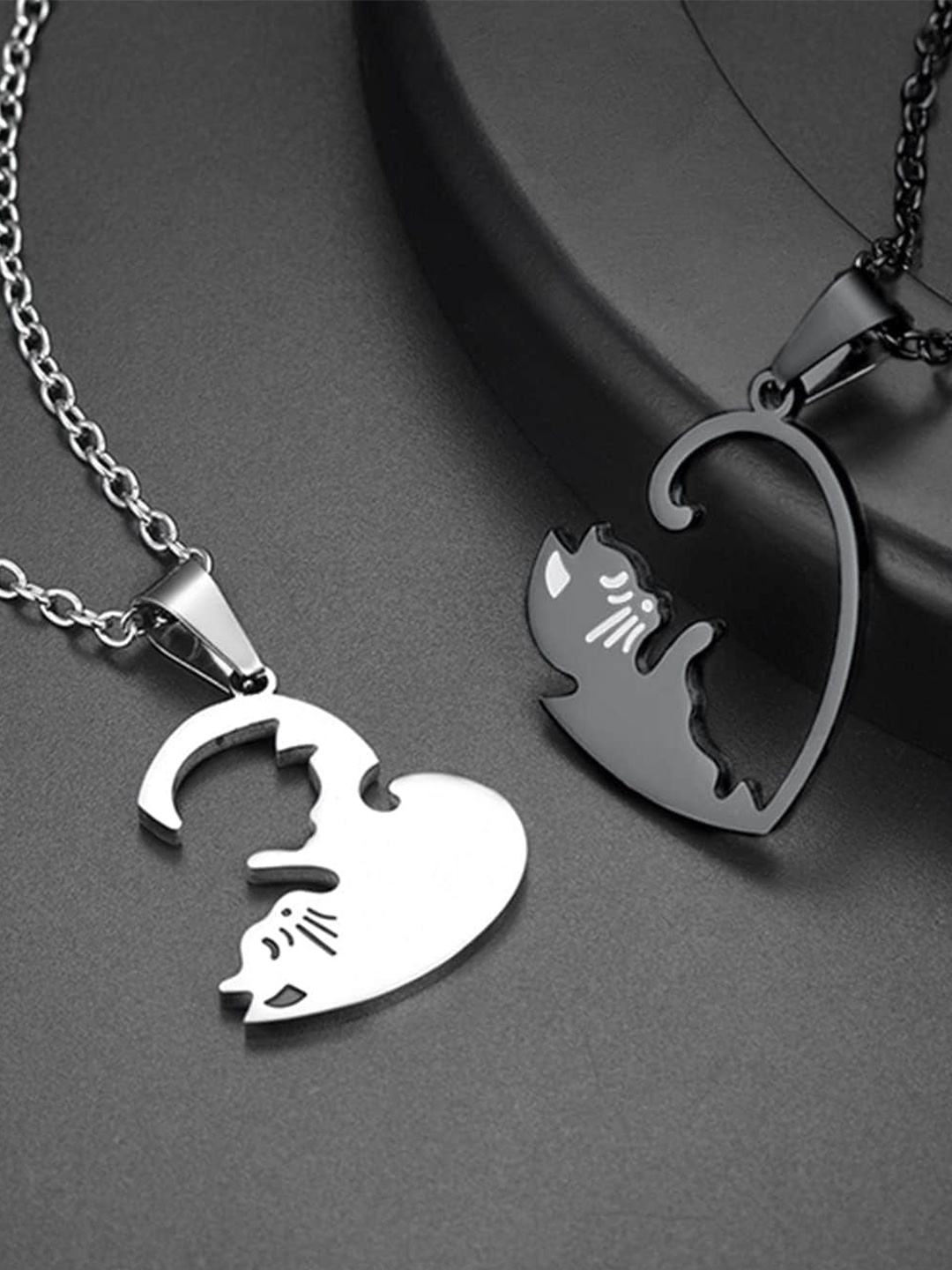 

EL REGALO Set Of 2 Abstract Heart Pendant With Chain, Black