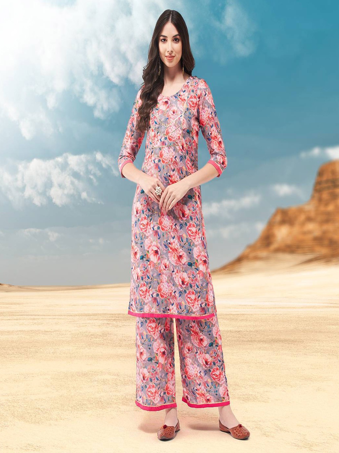 

Pannkh Floral Printed Gotta Patti DetailRegular Kurta with Palazzos, Blue