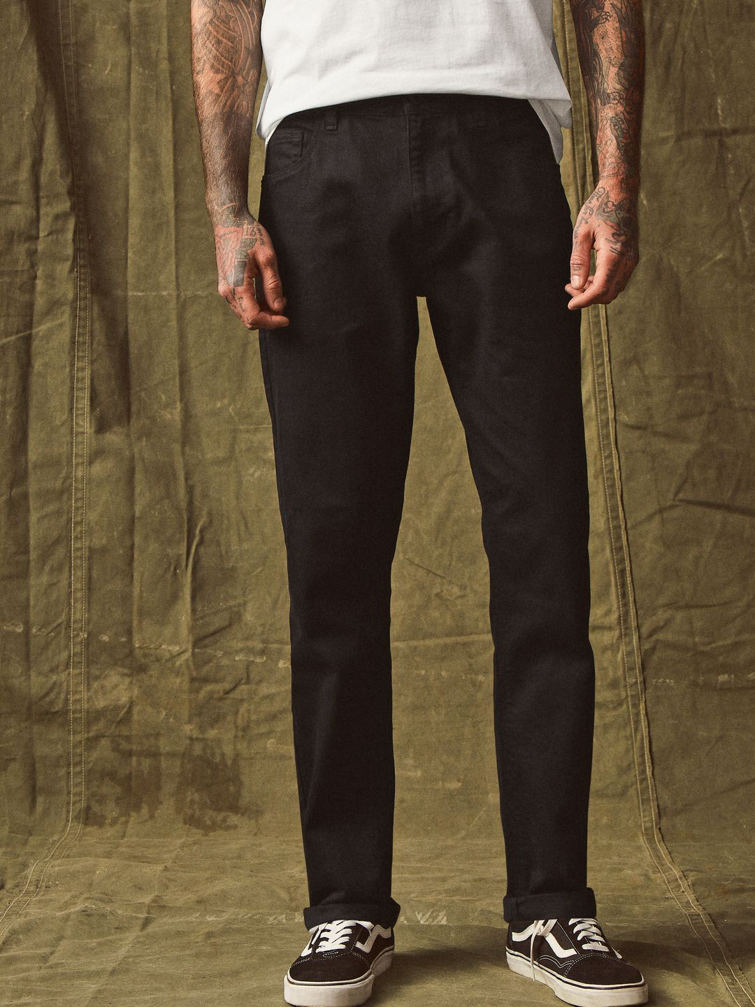 

NEXT Men Slim Fit Stretchable Mid-Rise Jeans, Black