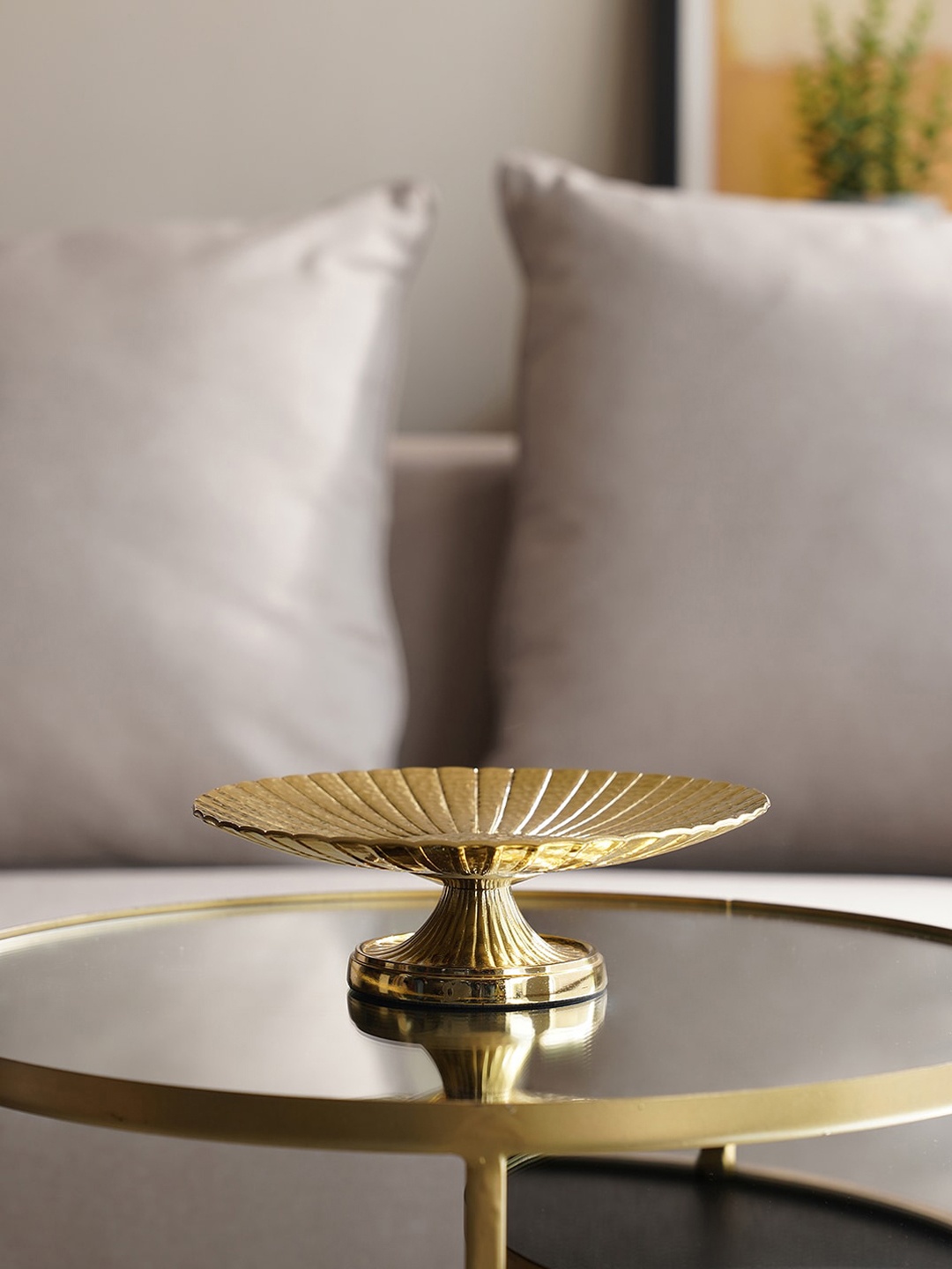 

Pure Home and Living Beige Aluminum Round Platter With Stand