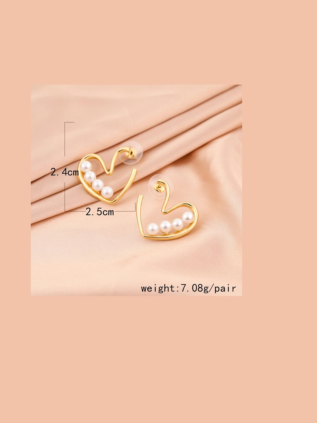 

EL REGALO Heart Shaped Stud Earrings, Gold