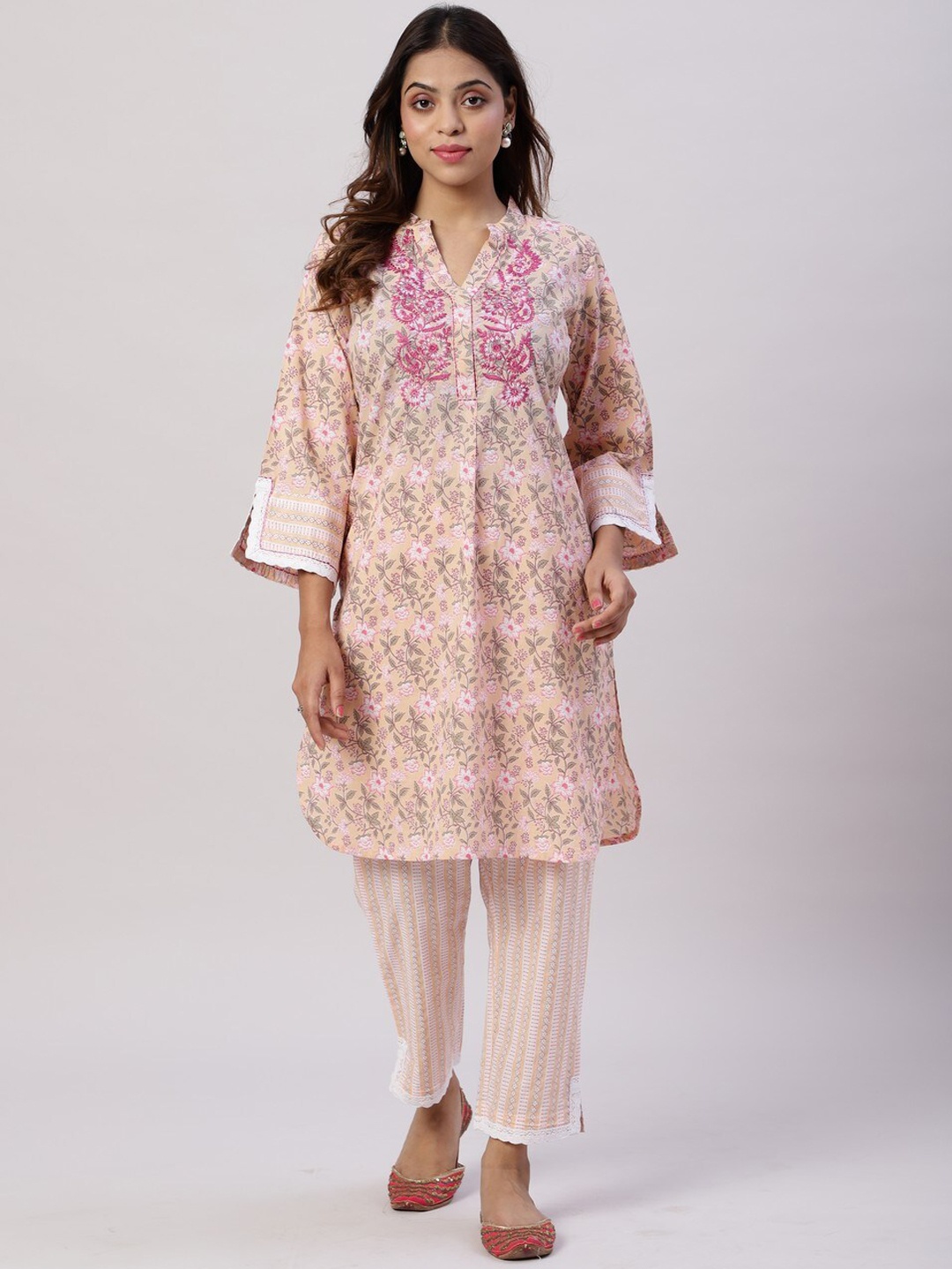 

Spring Soul Floral Printed Mandarin Collar Pure Cotton Kurta with Trousers, Peach