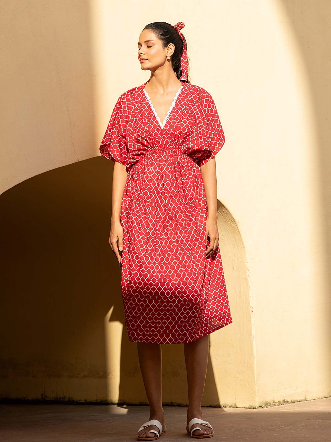 

KAORI BY SHREYA AGARWAL Ethnic Motifs Printed Tie-ups Cotton kaftan Midi Dress, Red