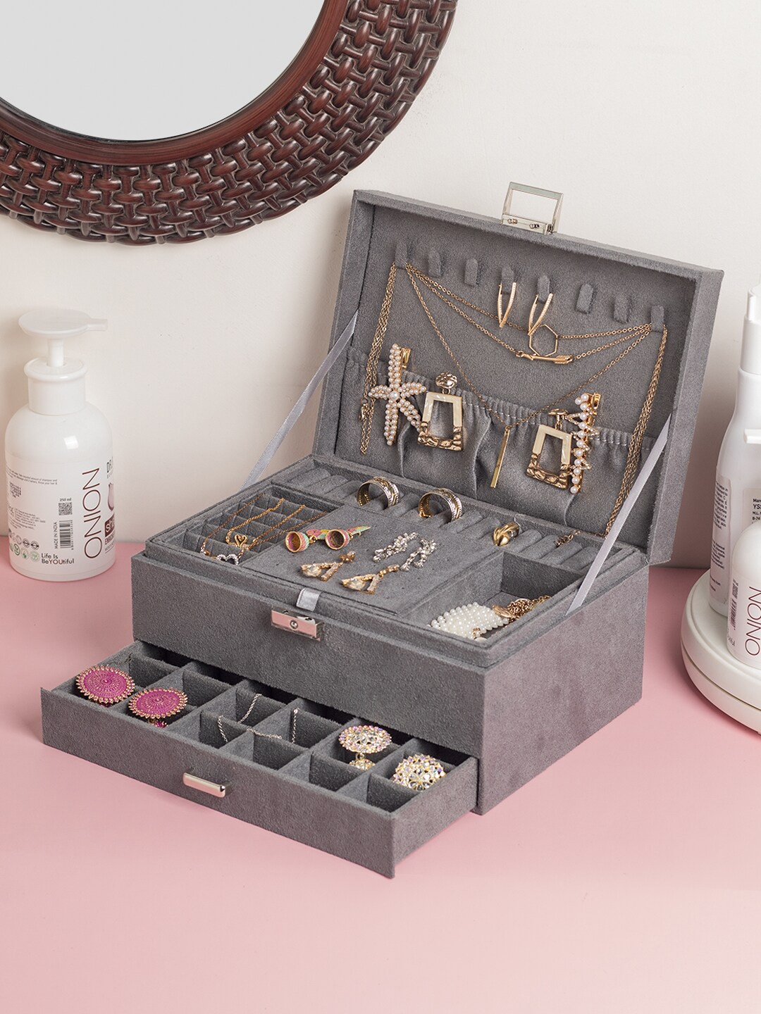 

MARKET99 Grey Self Design Jewllery Box Organisers