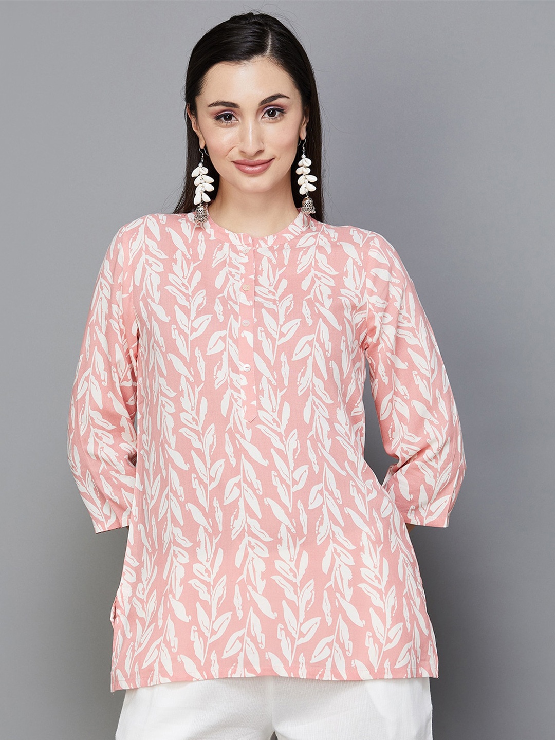 

Melange by Lifestyle Floral Printed Straight Kurti, Peach