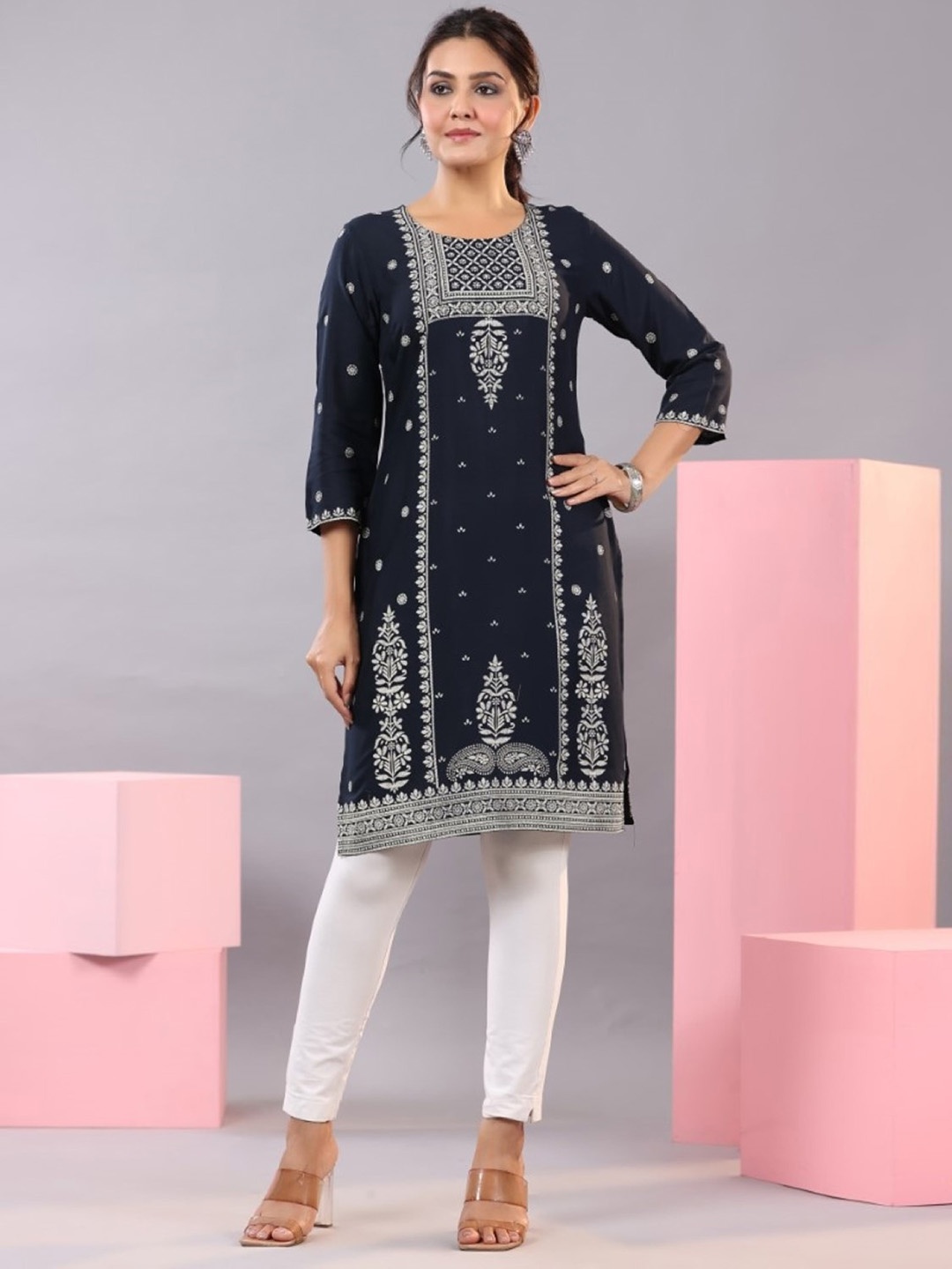 

Juniper Ethnic Motifs Screen Printed Thread Work Detail Straight Kurta, Navy blue