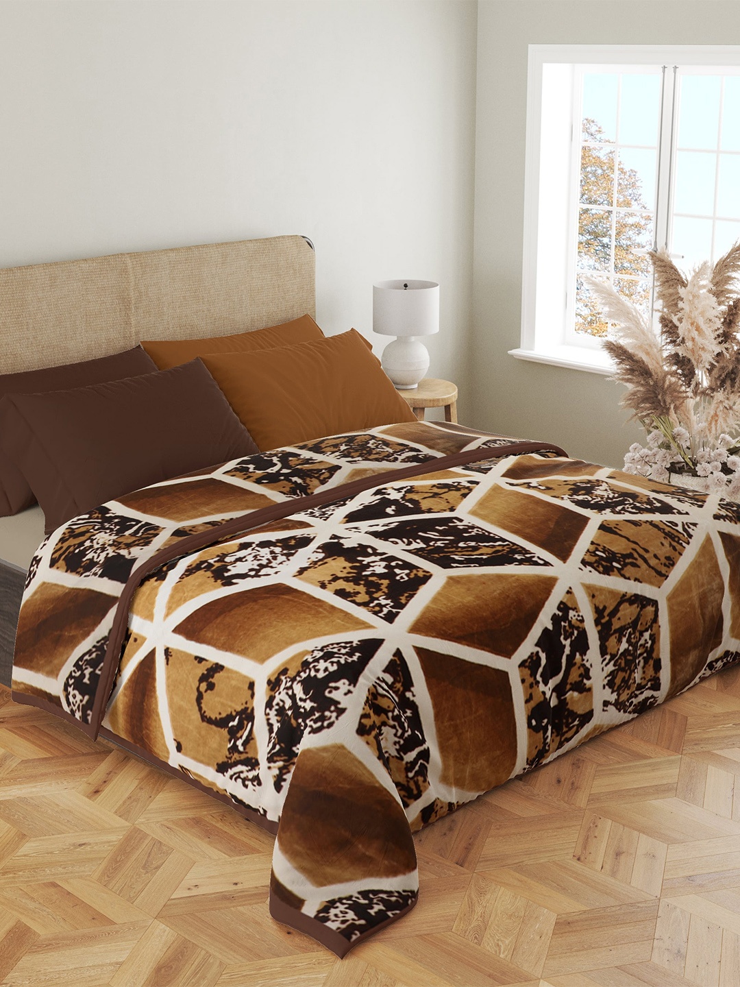 

Nivasam Urbana Brown Geometric Mink Heavy Winter 500 GSM Double Bed Blanket