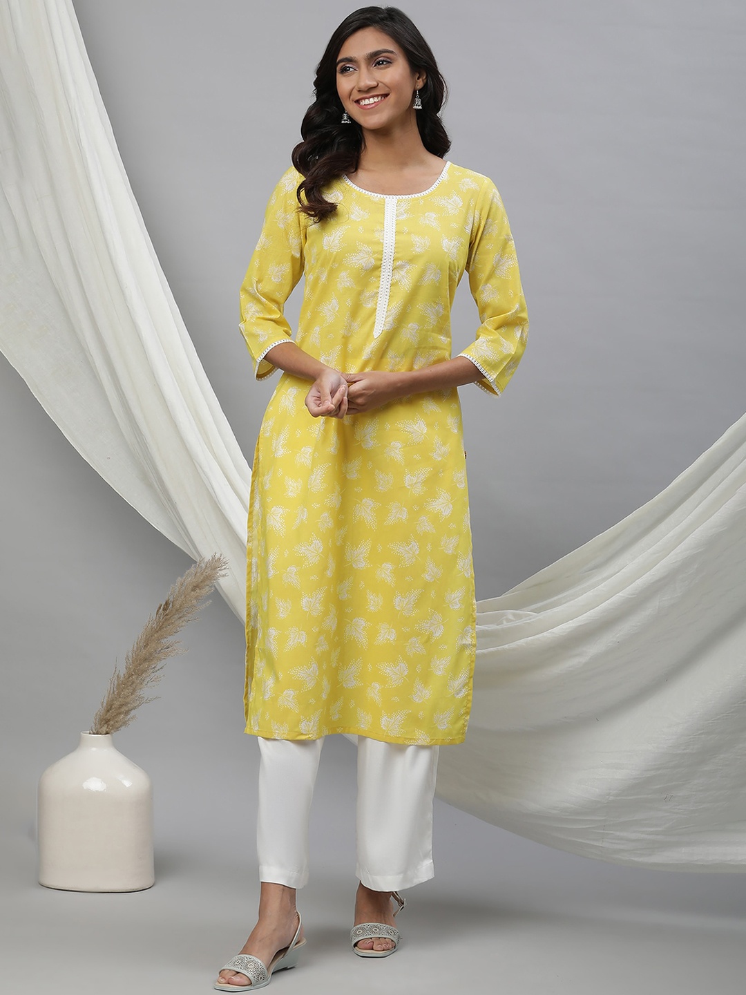 

AURELIA Band Collar Floral Printed Straight Cotton Kurta, Yellow