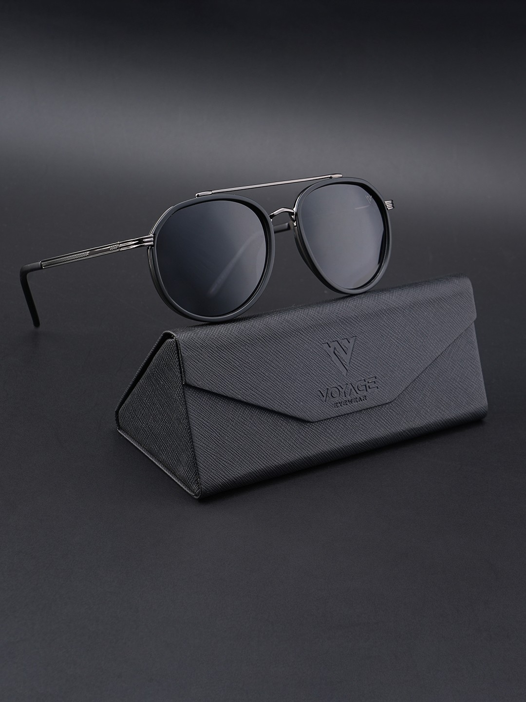 

Voyage Unisex Round Polarised and UV Protected Lens Sunglasses, Black