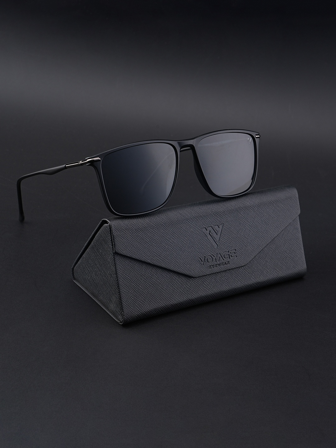 

Voyage Unisex Black Lens & Black Wayfarer Sunglasses with Polarised and UV Protected Lens