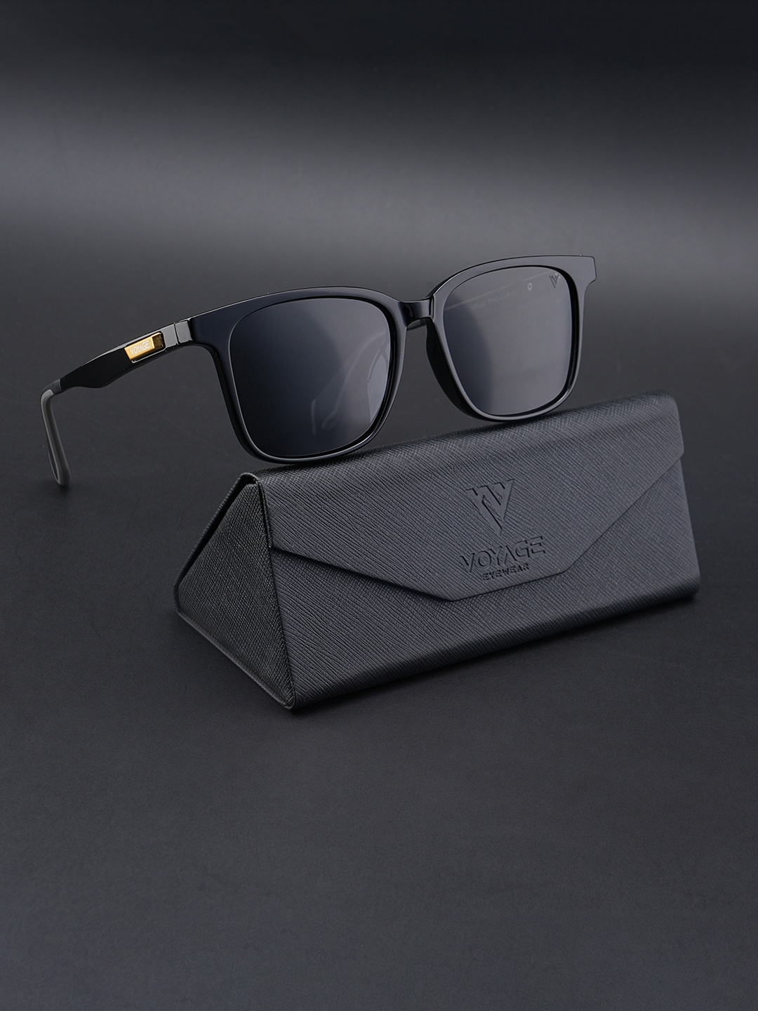 

Voyage Unisex Black Lens & Black Wayfarer Sunglasses with Polarised and UV Protected Lens