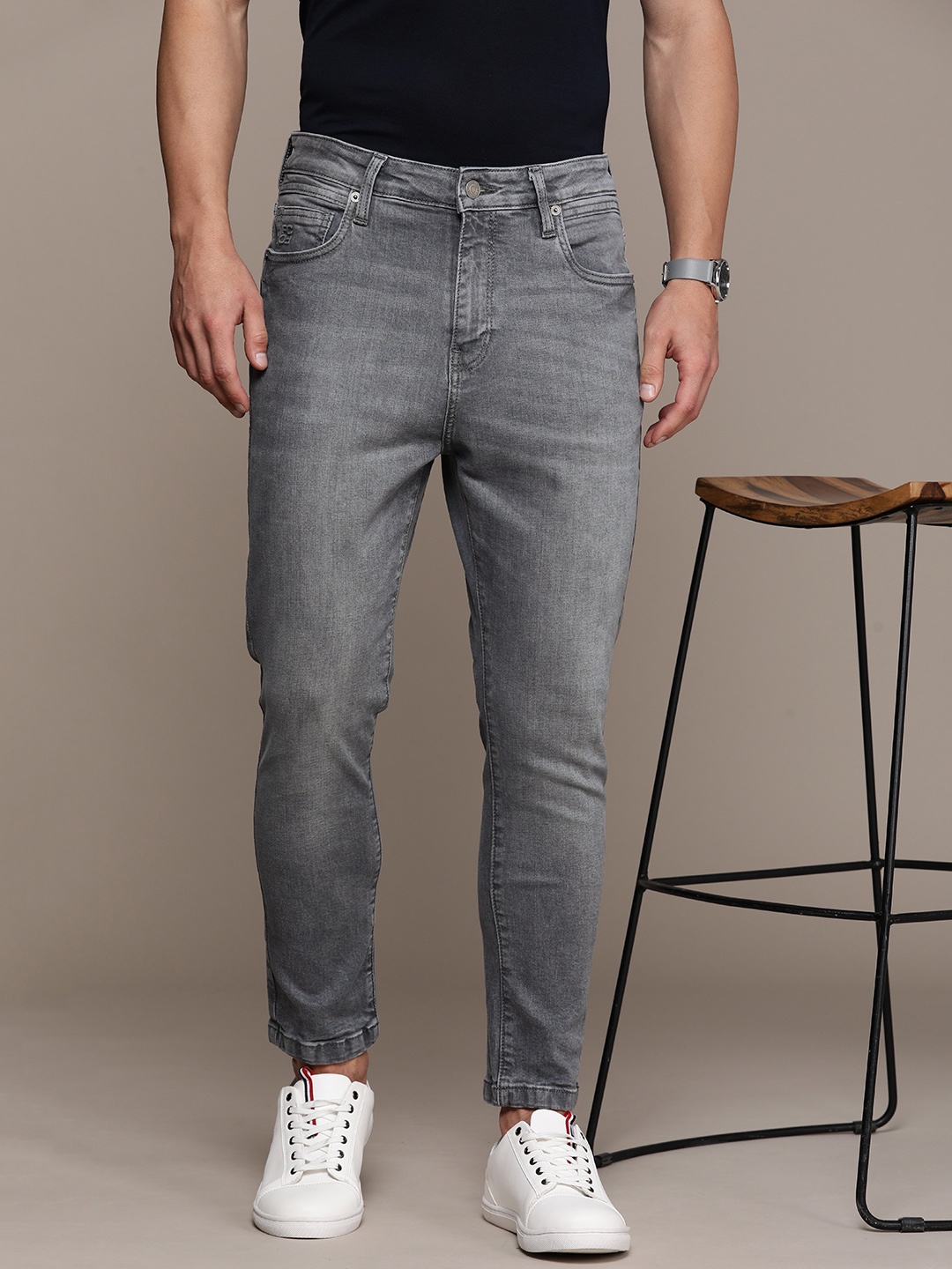 

French Connection Men Tapered Fit Heavy Fade Stretchable Jeans, Blue