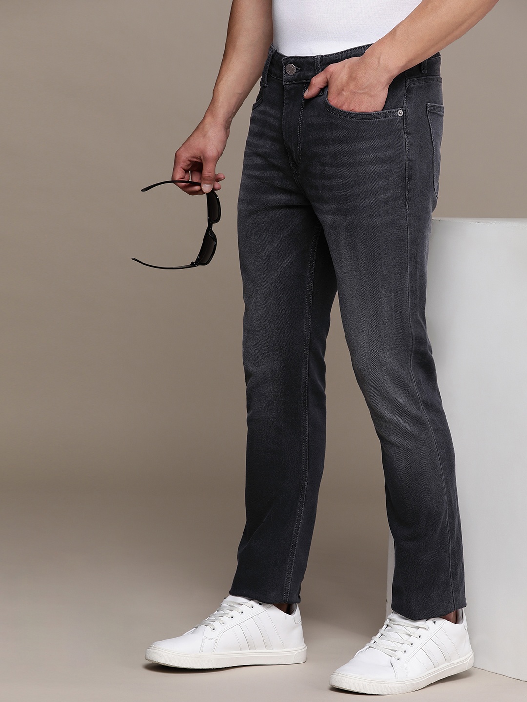 

French Connection Men Mid-Rise Slim Fit Light Fade Stretchable Jeans, Grey