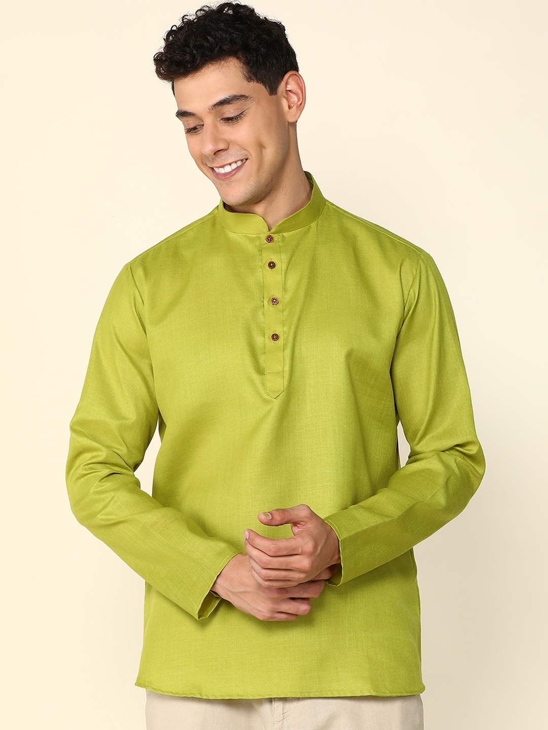 

Anubhutee Mandarin Collar Straight Cotton Kurta, Green