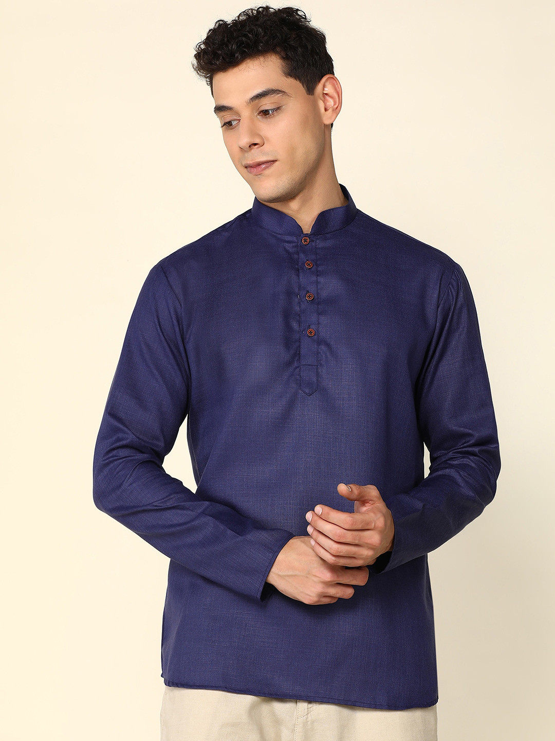 

Anubhutee Mandarin Collar Straight Cotton Kurta, Blue