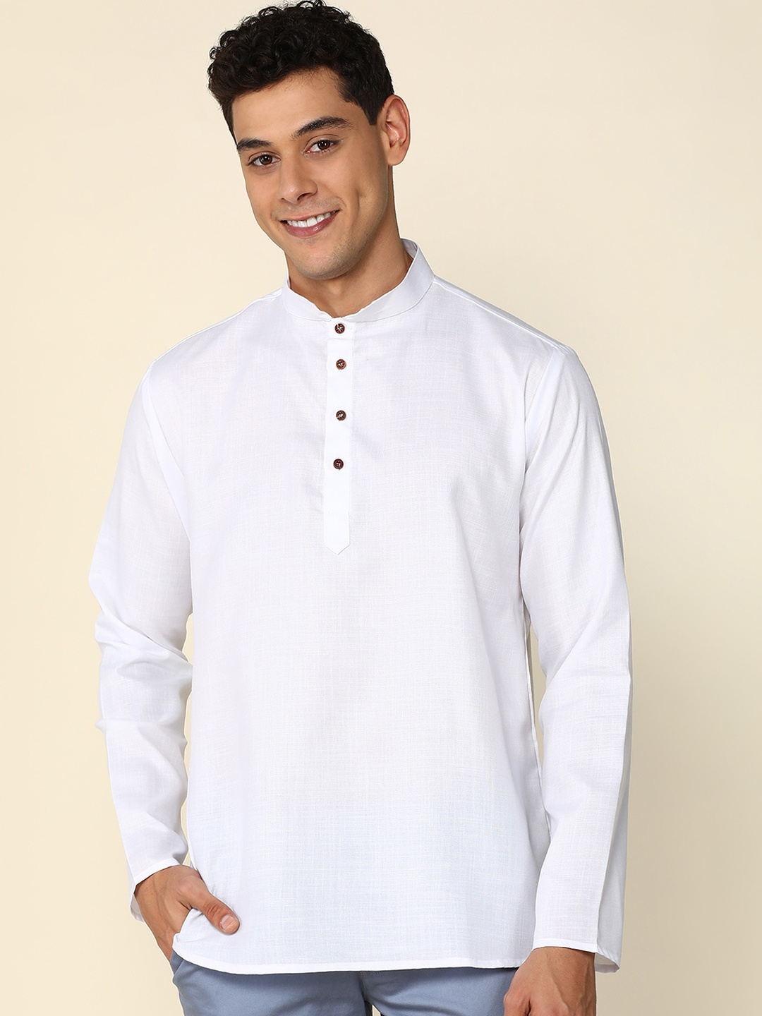 

Anubhutee Mandarin Collar Kurta, White