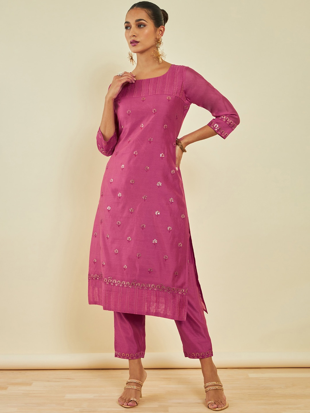 

Soch Floral Embroidered Regular Sequinned Chanderi Silk Kurta With Trousers, Pink