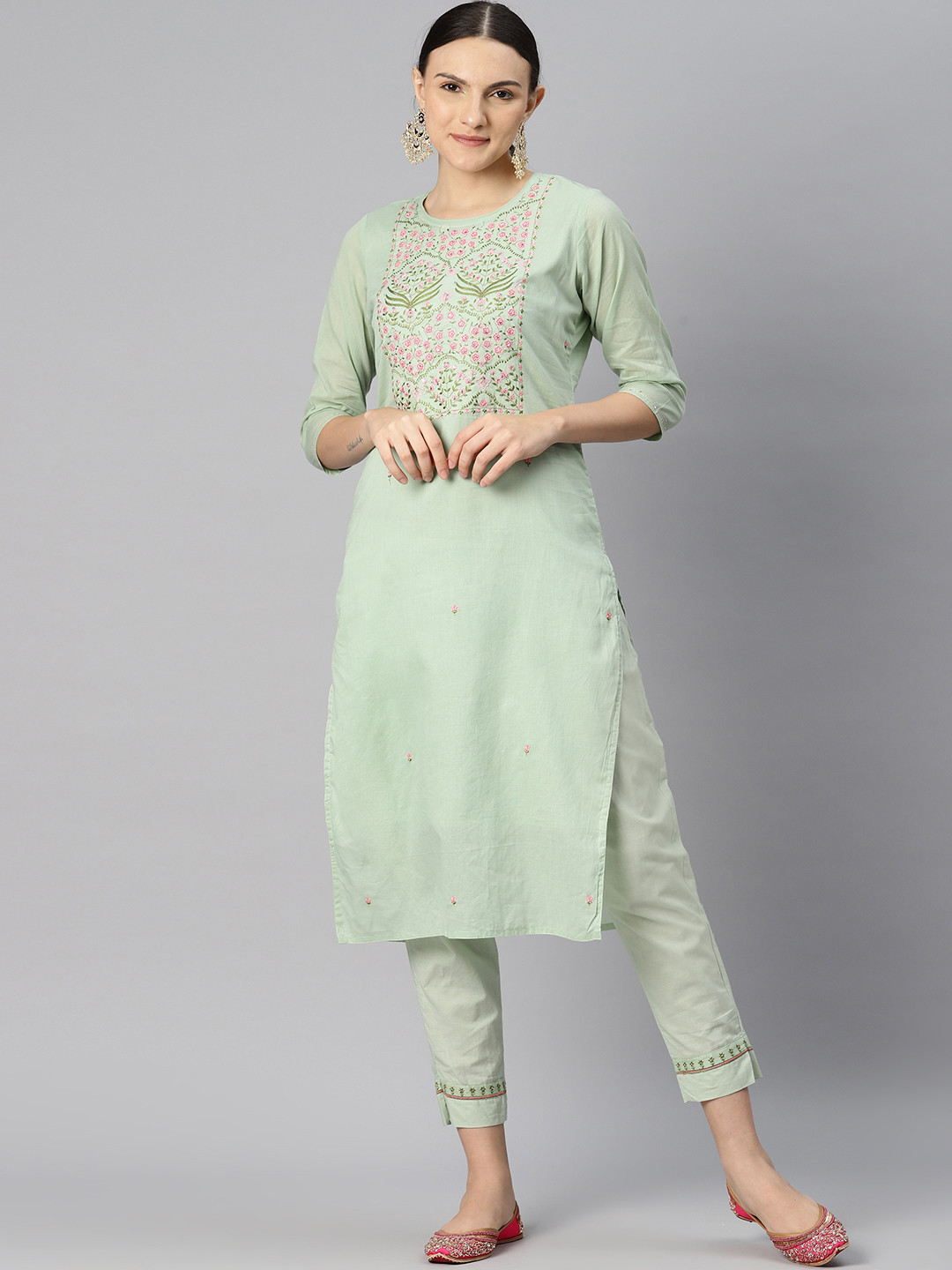 

Readiprint Fashions Floral Embroidered Thread Work Pure Cotton Kurta with Trousers, Green